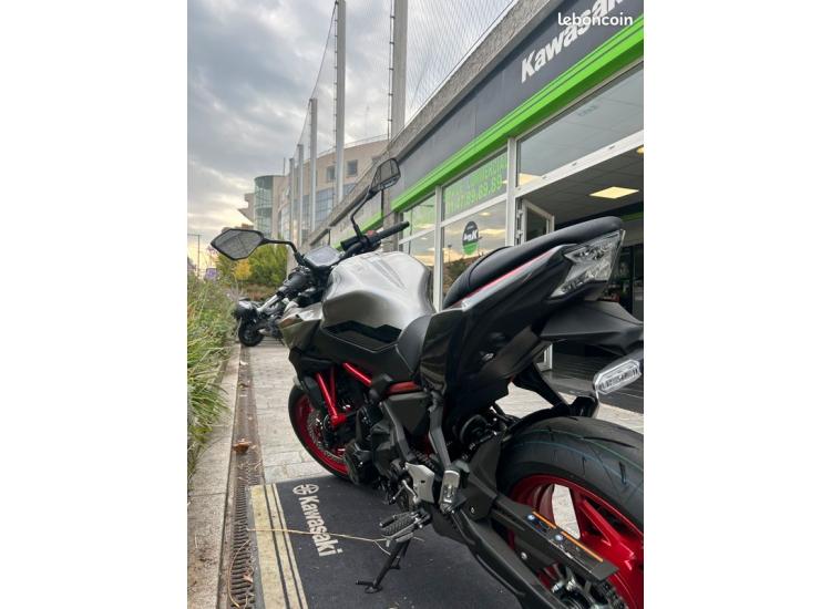 KAWASAKI Z650 - ETAT NEUVE - 456 kms - MOTO PERMIS A2/A - 6499 EUROS