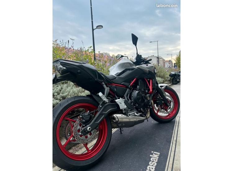 KAWASAKI Z650 - ETAT NEUVE - 456 kms - MOTO PERMIS A2/A - 6499 EUROS