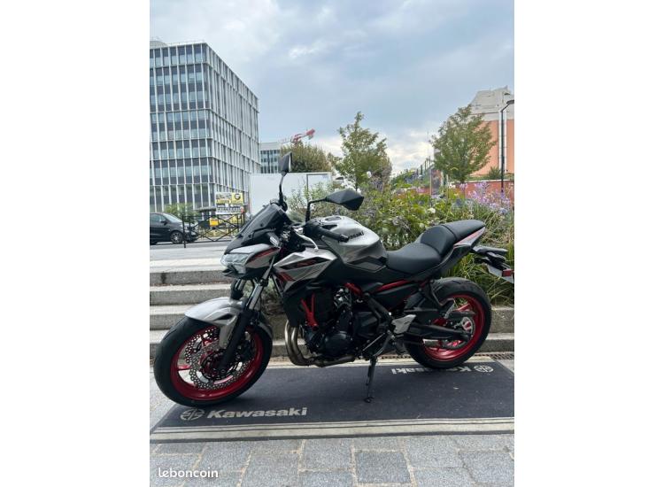 KAWASAKI Z650 - ETAT NEUVE - 456 kms - MOTO PERMIS A2/A - 6499 EUROS
