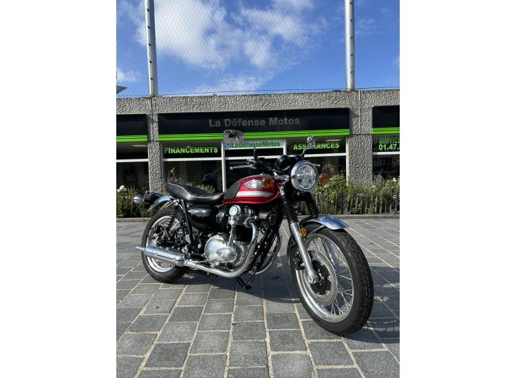 KAWASAKI W800 - ANNEE 2024 - 645 KMS - ETAT NEUVE - 8 999 €