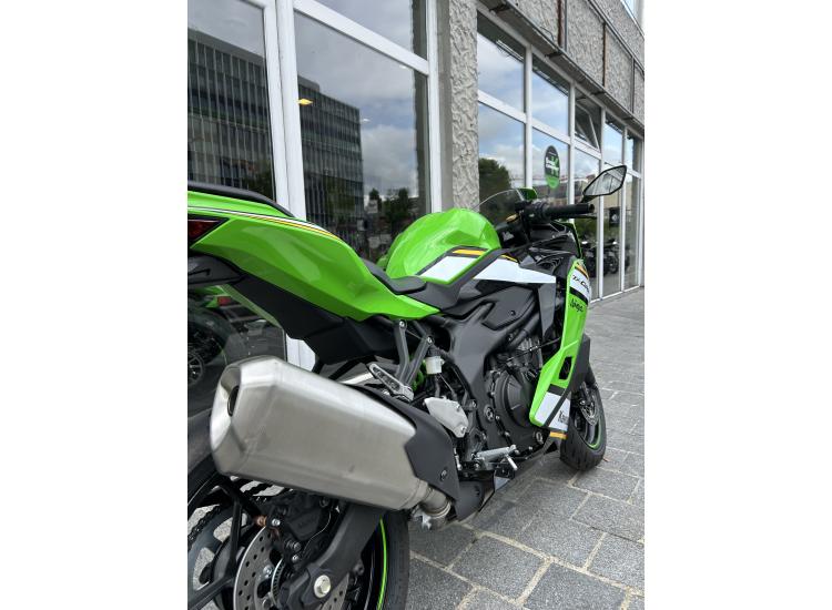 KAWASAKI ZX 400